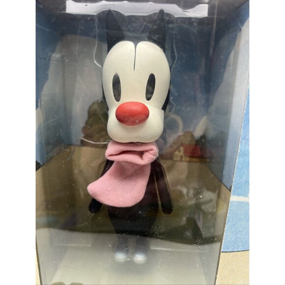 Mutts MOOCH Vinyl Figure collectible item by Patrick McDonnell 8” 2006 - Picture 2 of 7